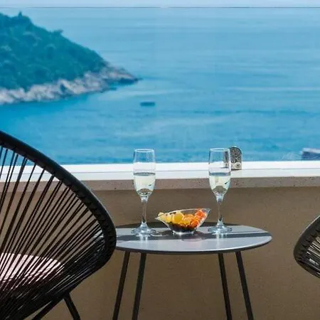 Horizon - One-bedroom With Balcony And Sea View Lejlighed