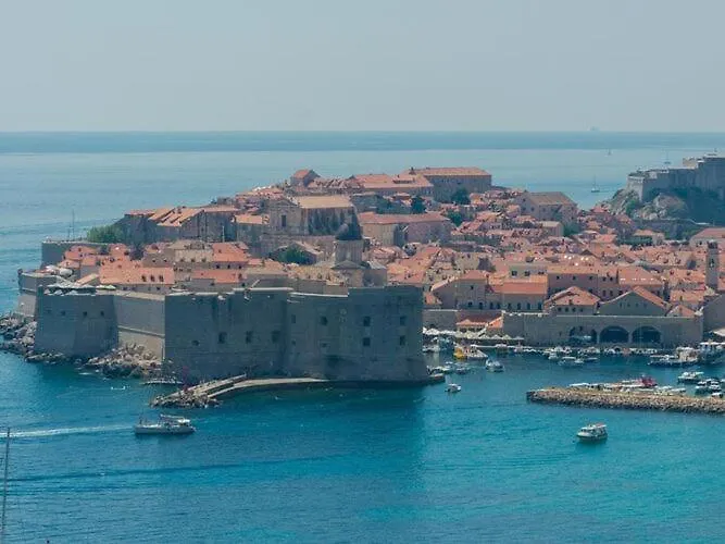 Horizon - One-bedroom With Balcony And Sea View *